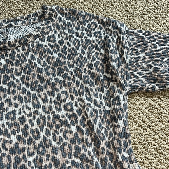 American eagle leopard tee - Picture 2 of 4